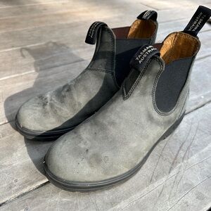 Women’s Blundstone Rustic Black Leather Chelsea Boots, size 9